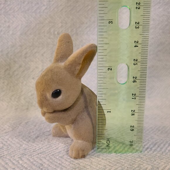 Vintage Hallmark flocked fuzzy rabbit bunny figurine collectible toy - Picture 6 of 7
